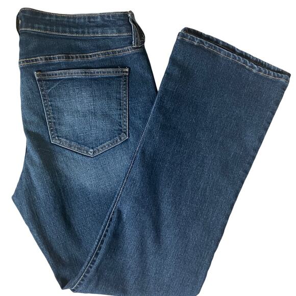 Old Navy The Diva Flare Leg Jeans - Picture 4 of 9